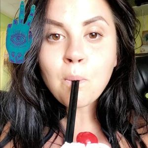 Meet your Posher, Kiki